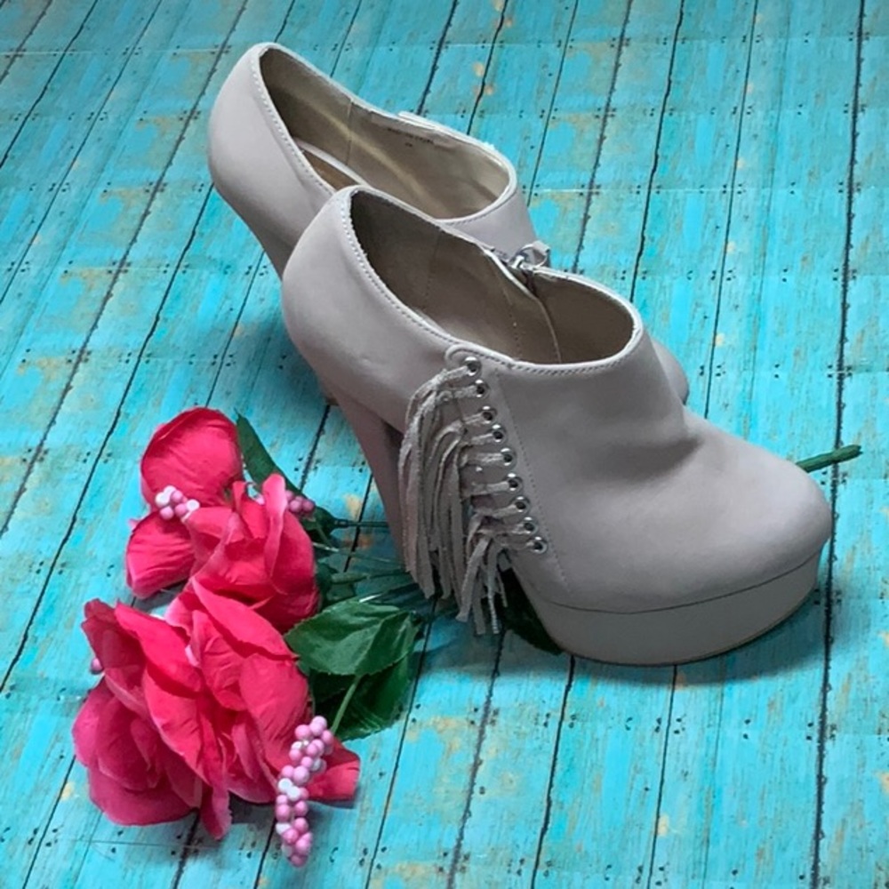Tan Fringed Platform shoes by Shi